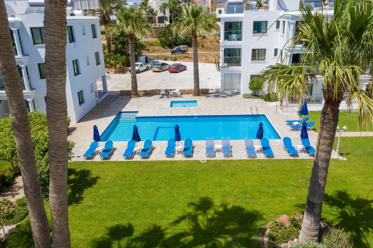 Rododafni Beach Apartments Klorakas Exterior photo