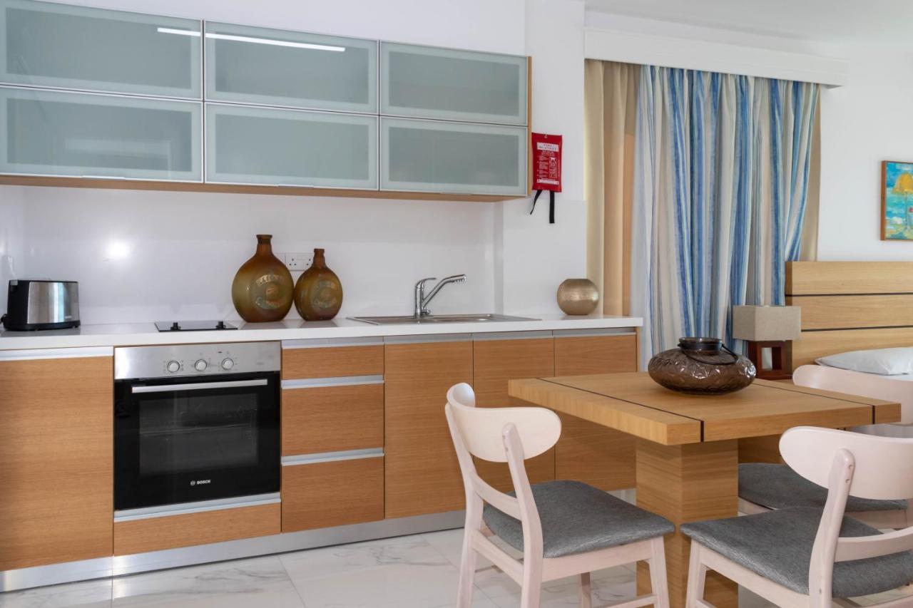 Rododafni Beach Apartments Klorakas Exterior photo