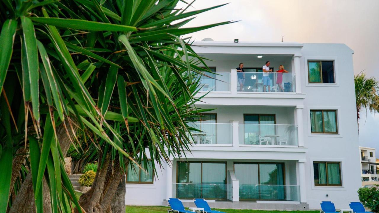 Rododafni Beach Apartments Klorakas Exterior photo