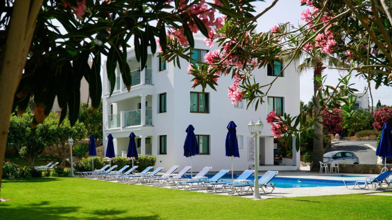 Rododafni Beach Apartments Klorakas Exterior photo