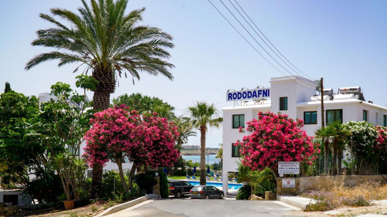 Rododafni Beach Apartments Klorakas Exterior photo