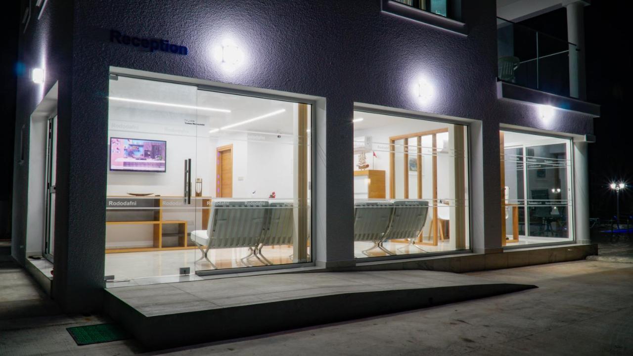 Rododafni Beach Apartments Klorakas Exterior photo
